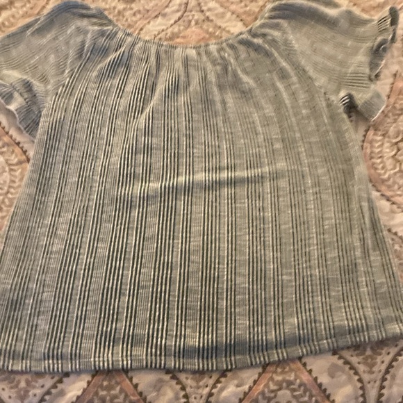 Top - Picture 2 of 3